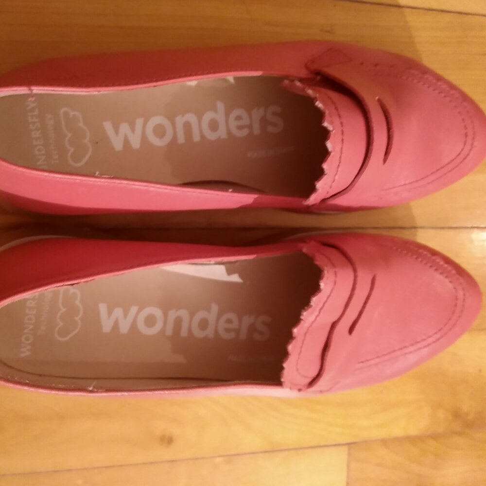 Wonders women's shoes, size 6.5 (37 Europe) new C$69